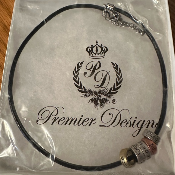 Premier 20121 Circle of Friends Necklace - Picture 2 of 5